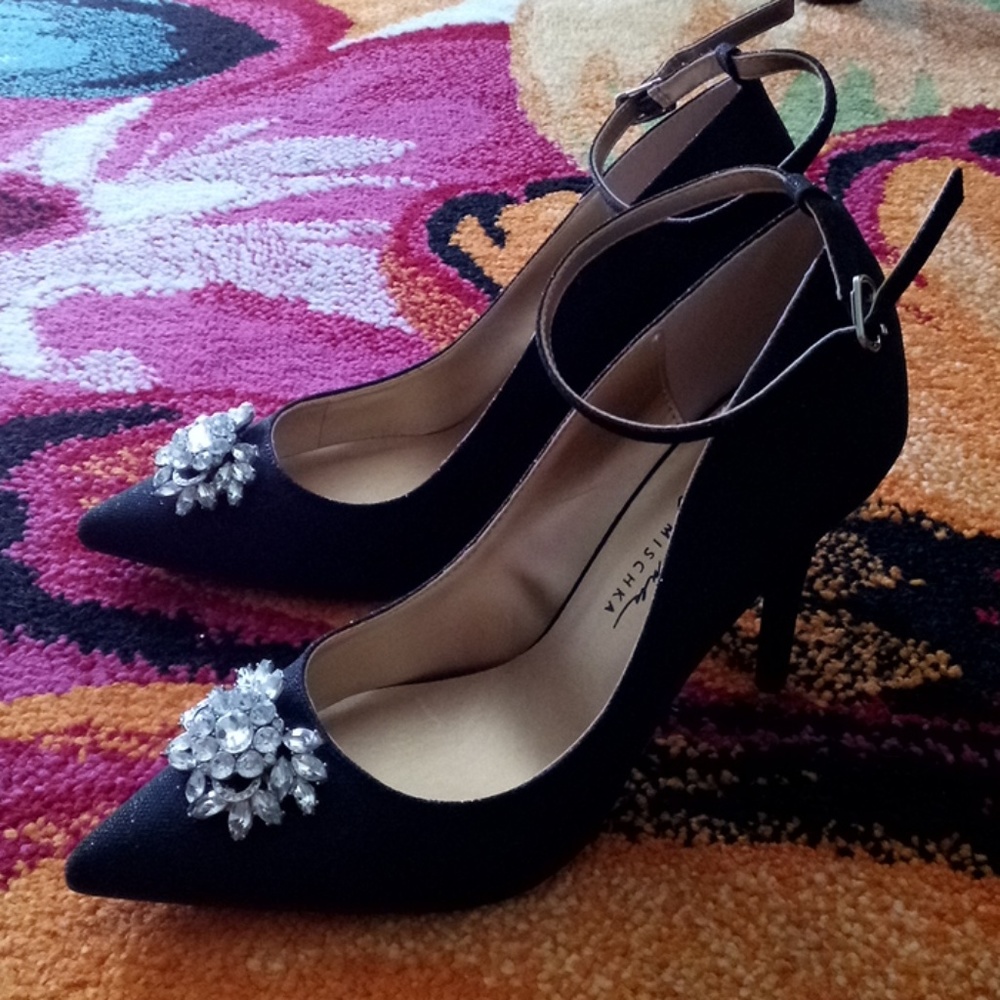 FINAL LOW!! Brand-new Badgley Mischka heels